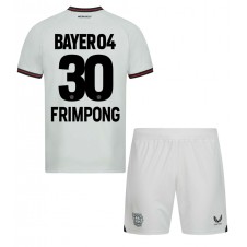 Bayer Leverkusen Jeremie Frimpong #30 Bortedraktsett Barn 2023-24 Kortermet (+ korte bukser)